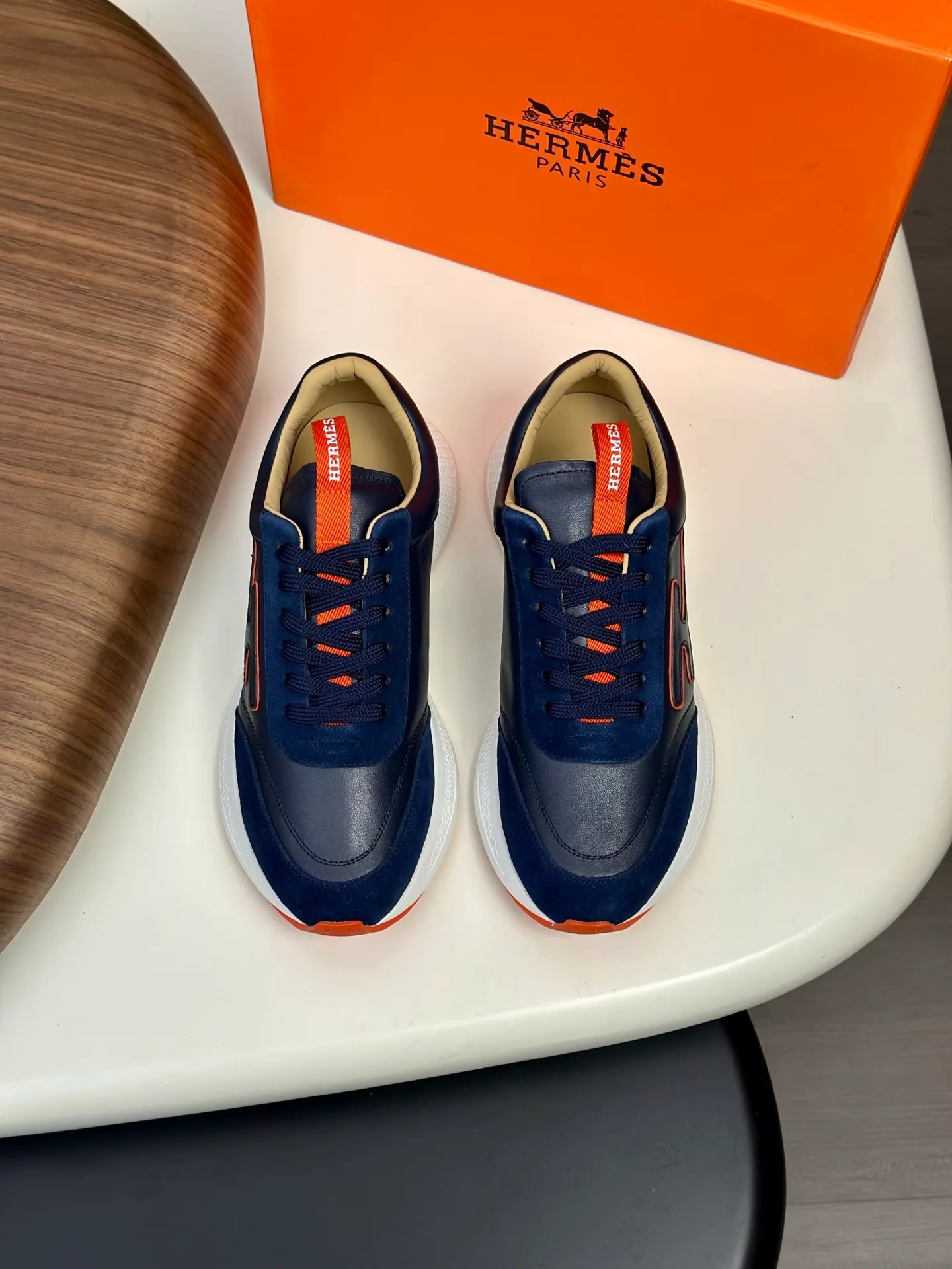 [HERMES] Hermès men's shoes 💰840💰 - High-end quality original order - Upper: 🔝 tumbled calfskin, brand canvas cloth, shoe body sewn with ´H´ pattern - Lining: water-dyed cowhide - Outsole: ultra-light T men's shoes 💰U foam rubber; two-color molded outsole - Ultra-high quality control, fine workmanship: highlighted (high-end, luxury, grade) -Size :39-44 (38, 45, can be customized)